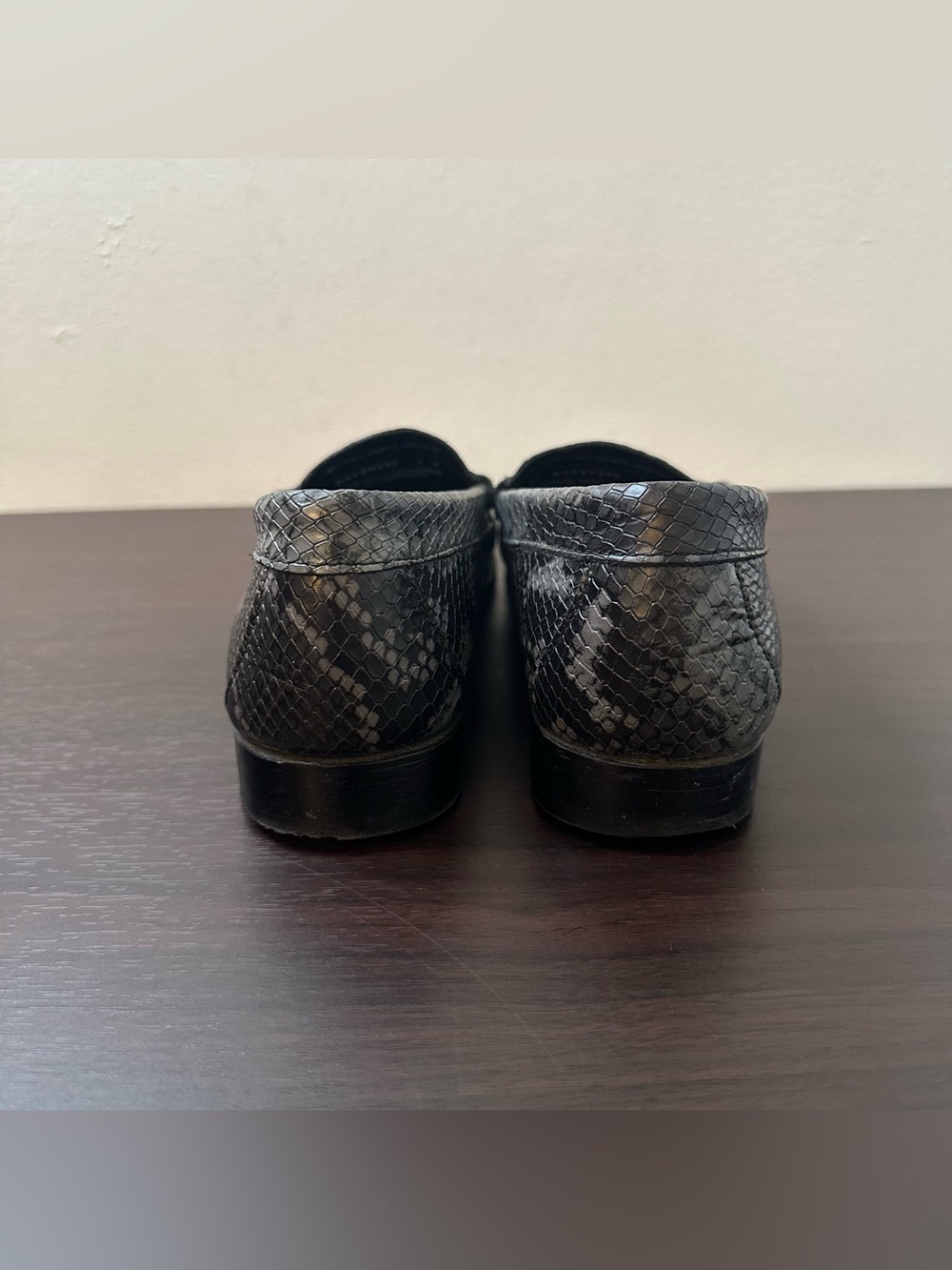 G.H. Bass Weejuns Black Leather Snakeskin Embossed Whitney Comfort Loafers 7 - Picture 8 of 14